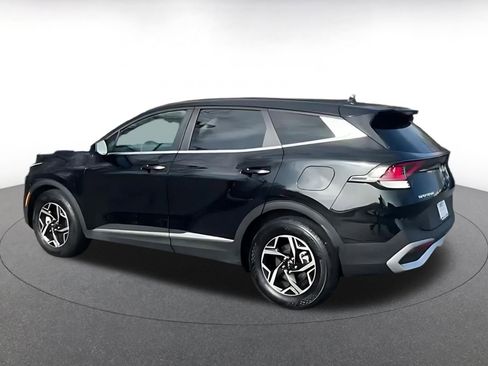 Used 2025 Kia Sportage LX image 9
