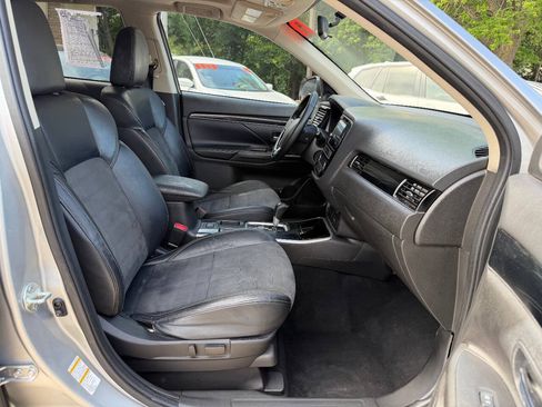 Used 2019 Mitsubishi Outlander SE FWD image 10