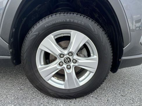 Used 2019 Toyota RAV4 XLE w/ Convenience Package image 10