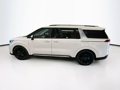 Used 2022 Kia Carnival SX FWD image 4