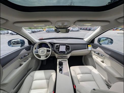 Certified 2024 Volvo XC90 T8 Plus AWD/4WD image 15