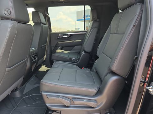 New 2026 Chevrolet Suburban RST w/ RST Capability Package AWD/4WD image 11
