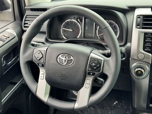 Used 2022 Toyota 4Runner Limited image 19