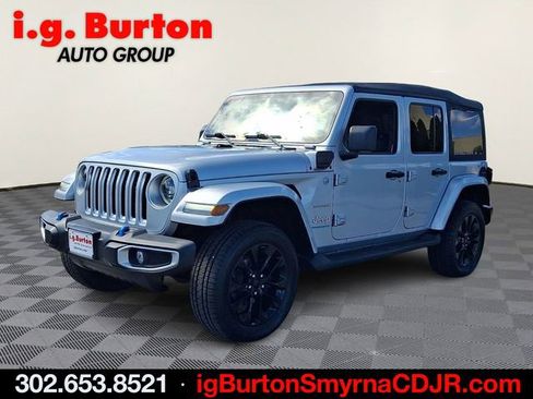 Used 2023 Jeep Wrangler Unlimited Sahara AWD/4WD image 3