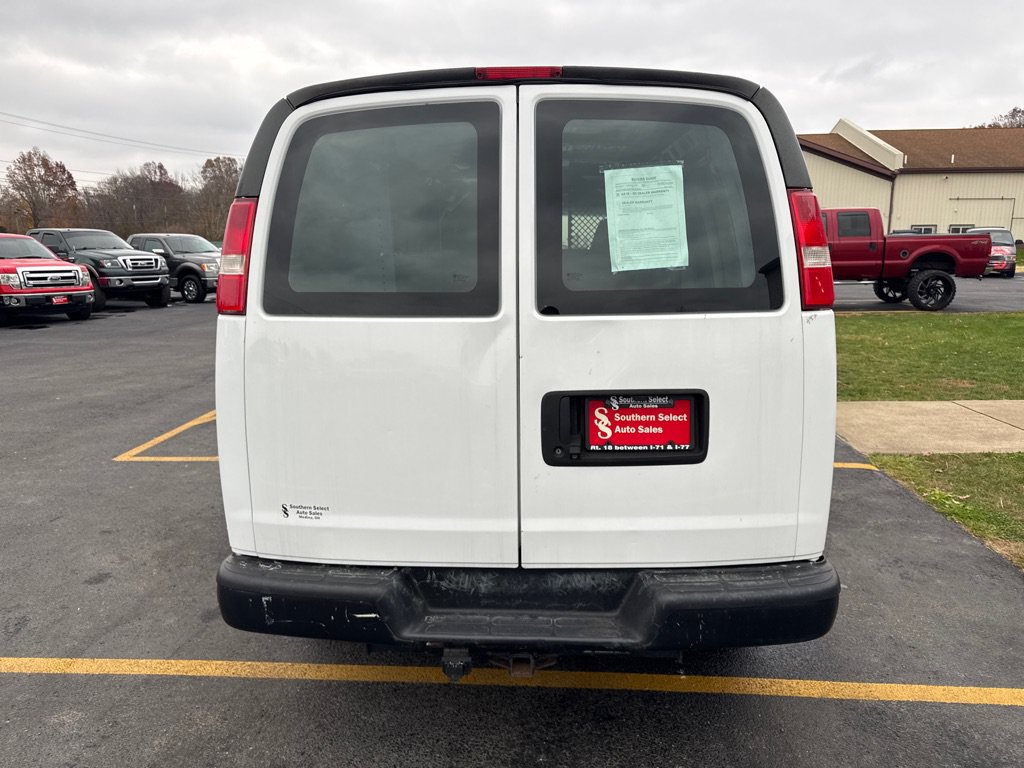 Used 2018 Chevrolet Express 2500 Extended RWD image 7