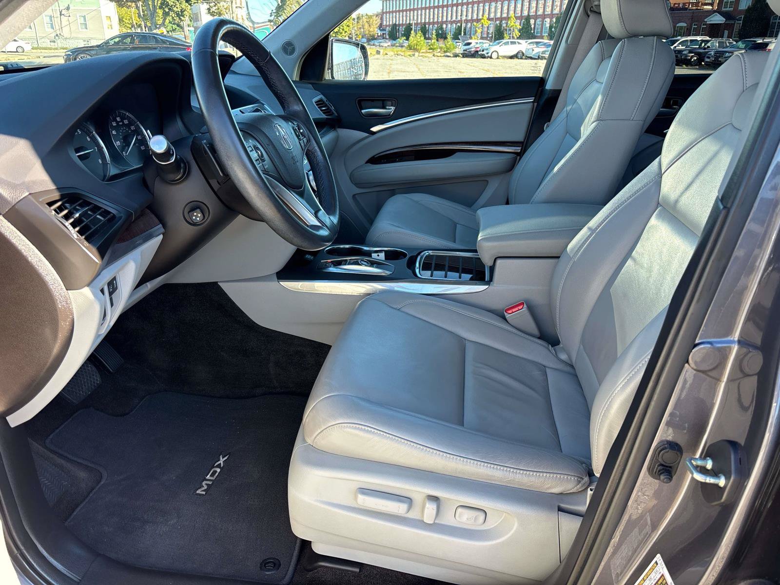 Used 2018 Acura MDX SH-AWD image 11
