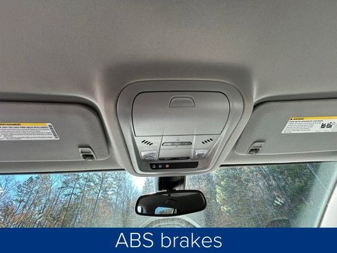 Used 2023 GMC Acadia SLT image 34