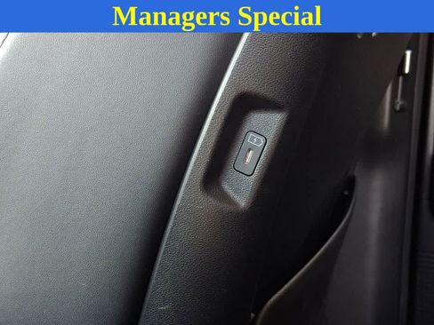 Used 2025 Hyundai Santa Fe SEL FWD image 24