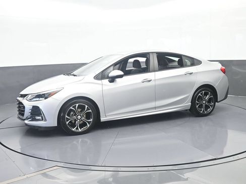 Used 2019 Chevrolet Cruze LT w/ RS Package FWD image 2