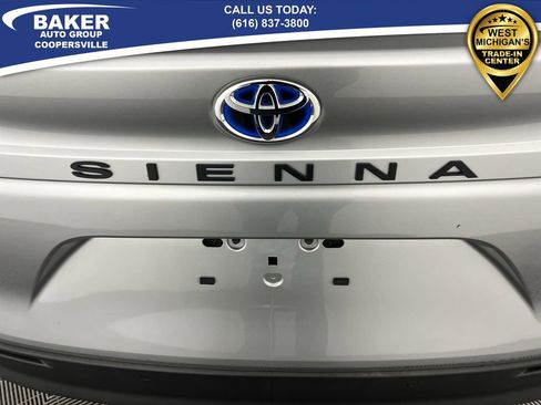 Used 2023 Toyota Sienna XLE image 32
