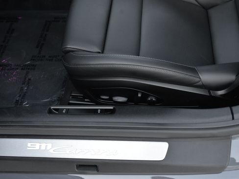 Certified 2025 Porsche 911 Carrera image 23
