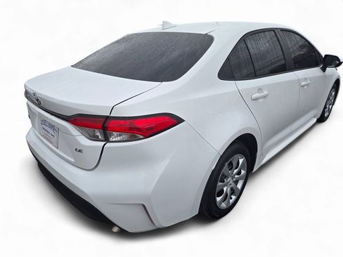 Used 2024 Toyota Corolla LE image 4