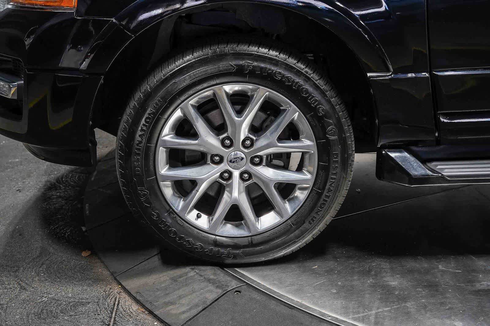 Used 2016 Ford Expedition EL Limited RWD image 9