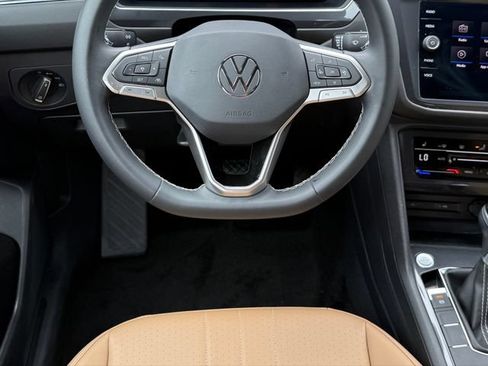 Used 2023 Volkswagen Tiguan SE FWD image 23