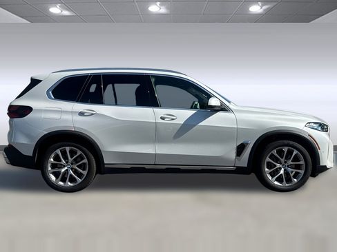 Used 2024 BMW X5 xDrive40i w/ Premium Package AWD/4WD image 8