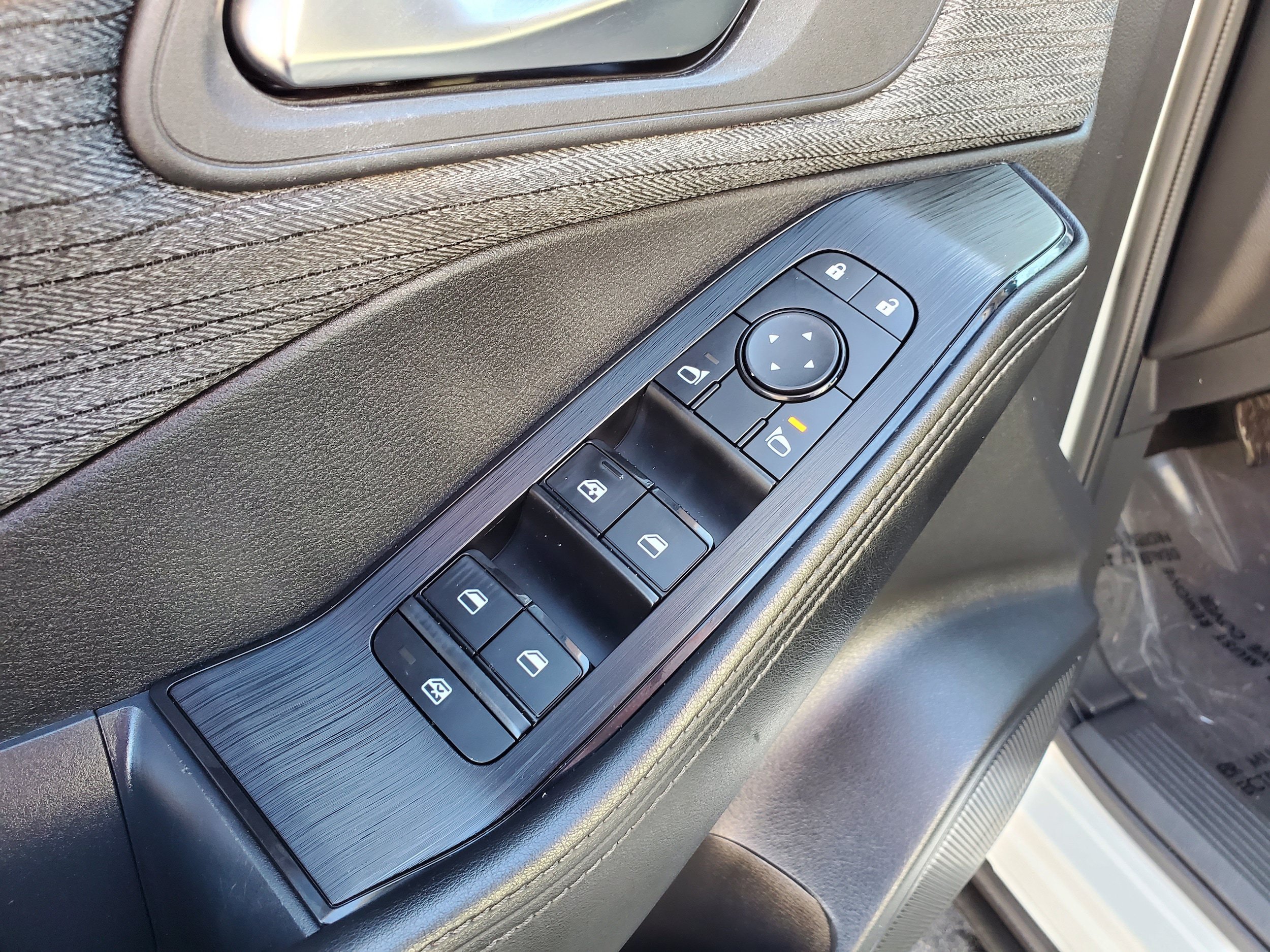 Used 2023 Nissan Rogue SV AWD/4WD image 11