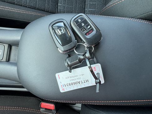 Certified 2024 Honda HR-V Sport image 30