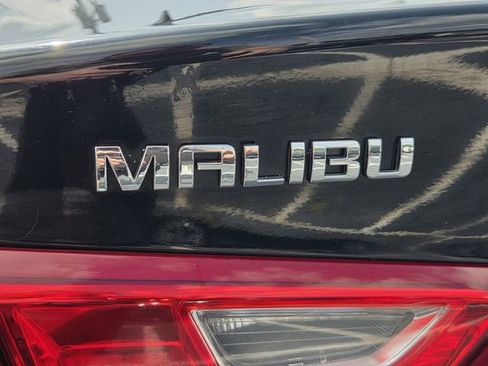 Used 2018 Chevrolet Malibu LT FWD image 14