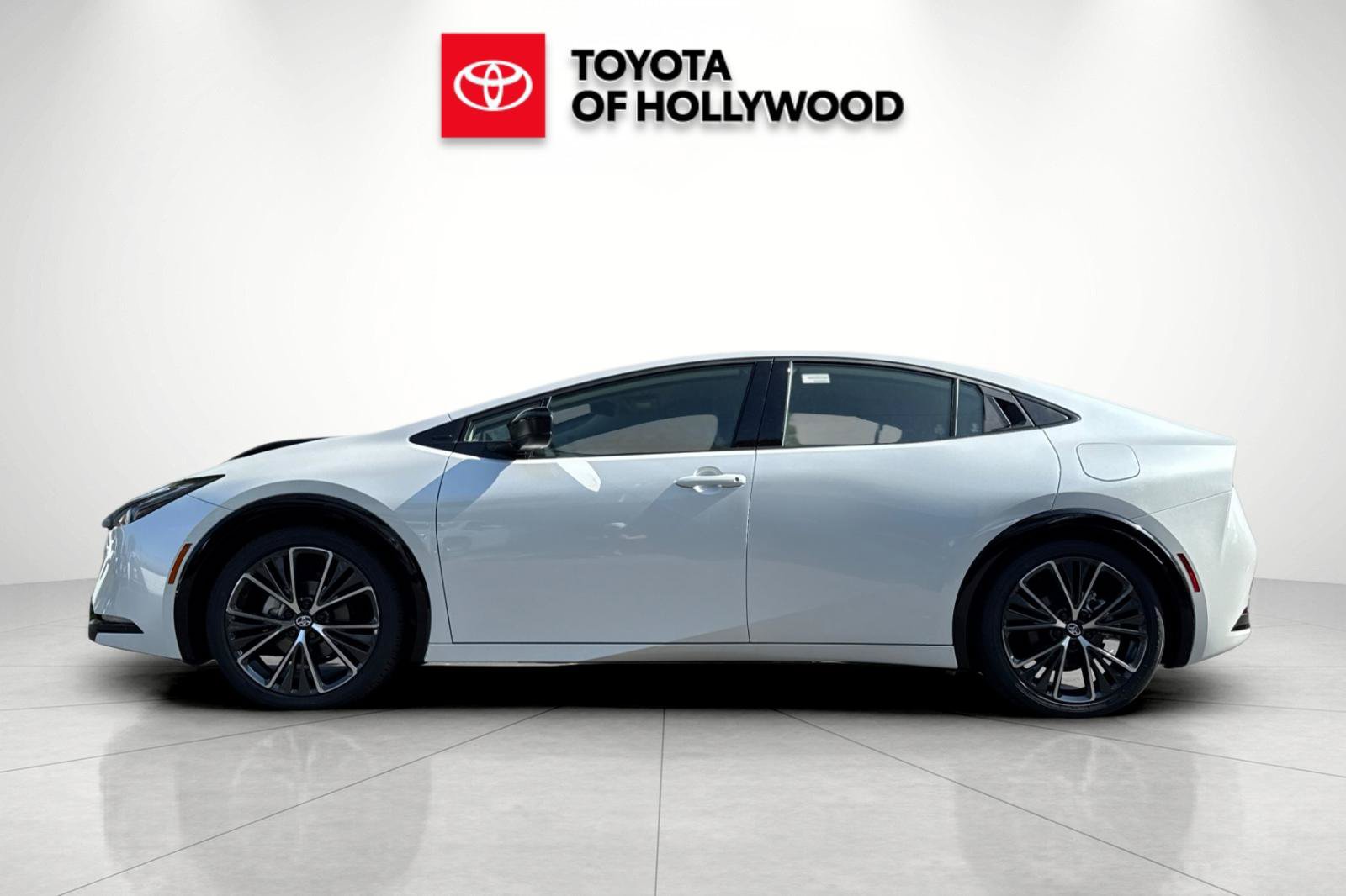 New 2027 Toyota Prius XLE FWD image 9
