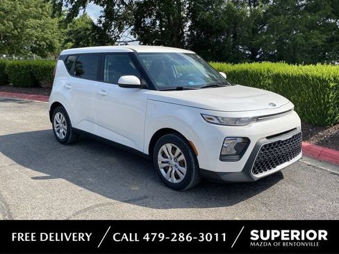 Used 2021 Kia Soul LX FWD image 1