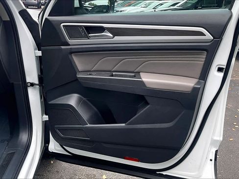 Certified 2023 Volkswagen Atlas SE FWD image 23
