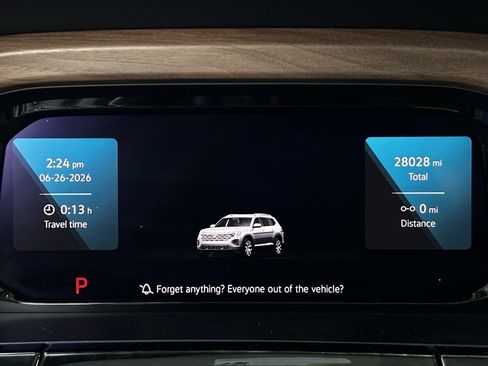 Used 2024 Volkswagen Atlas SE w/ Panoramic Sunroof Package FWD image 15