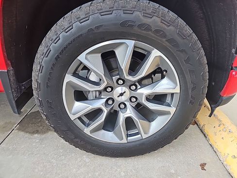 Used 2020 Chevrolet Silverado 1500 RST w/ Texas Edition image 8