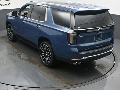 Used 2025 Chevrolet Tahoe High Country AWD/4WD image 43