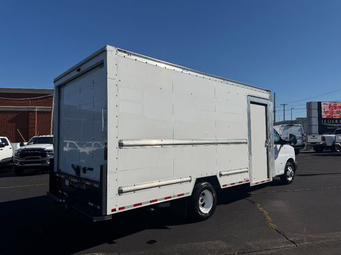 Used 2022 GMC Savana 3500 Extended w/ Power Convenience Package RWD image 8
