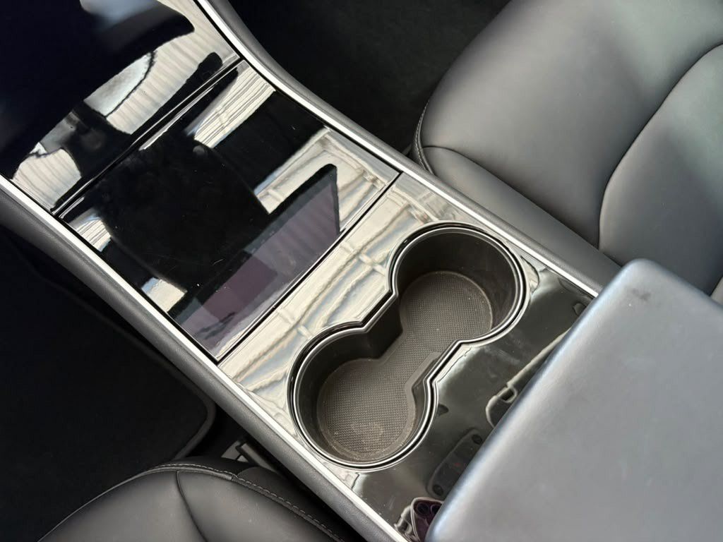Used 2018 Tesla Model 3 Long Range RWD image 17