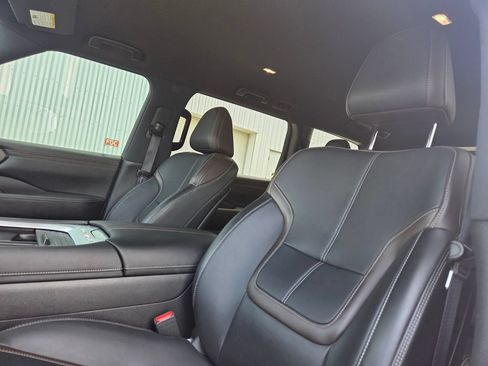 Used 2025 Nissan Armada SL w/ Captain's Chari Seat Package RWD image 11