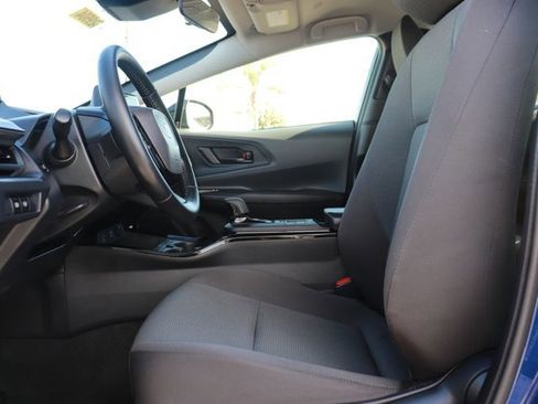 Used 2025 Toyota Prius LE image 10