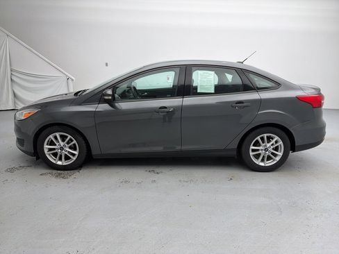 Used 2017 Ford Focus SE image 7
