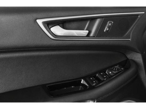 Used 2015 Ford Edge Titanium w/ Equipment Group 301A FWD image 23