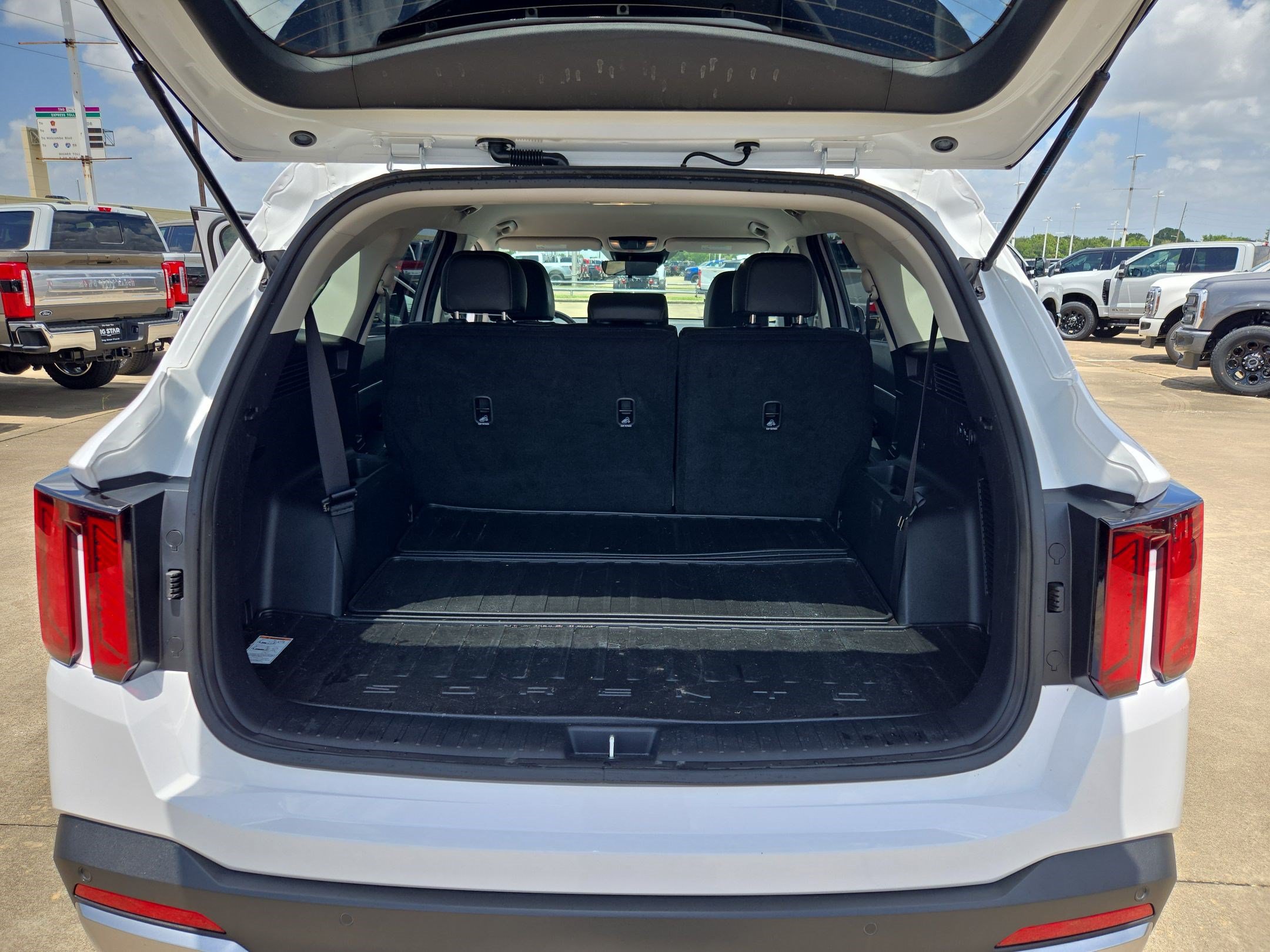 Used 2025 Kia Sorento S FWD image 53