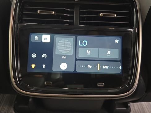 Used 2024 Rivian R1S Adventure AWD/4WD image 30