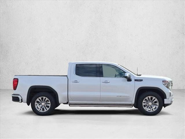 Used 2023 GMC Sierra 1500 Denali w/ Technology Package AWD/4WD image 4