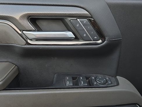 Used 2023 Chevrolet Silverado 1500 ZR2 w/ Technology Package image 12