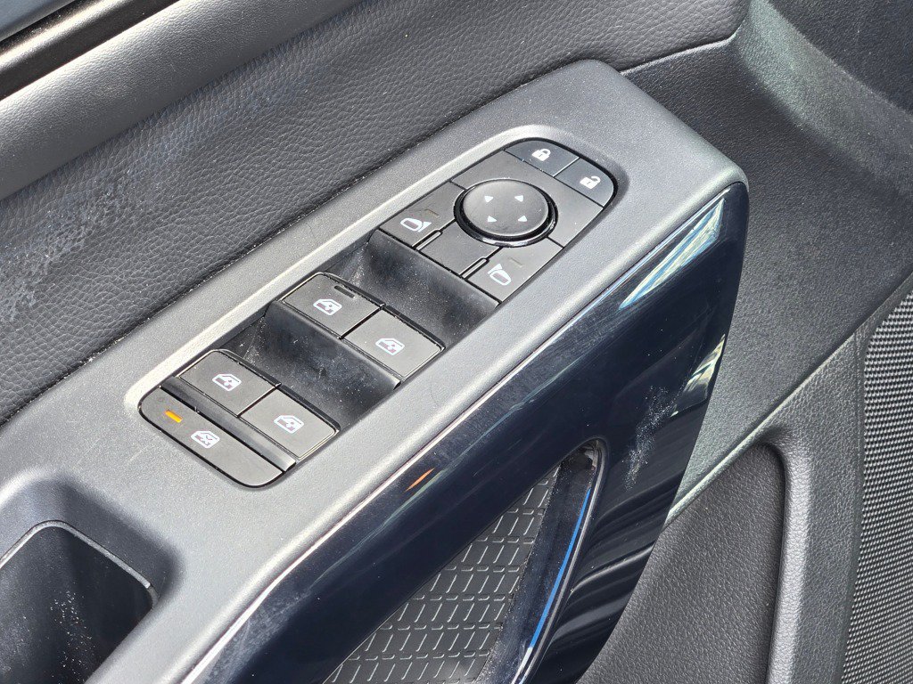 Used 2025 Nissan Pathfinder SV AWD/4WD image 23