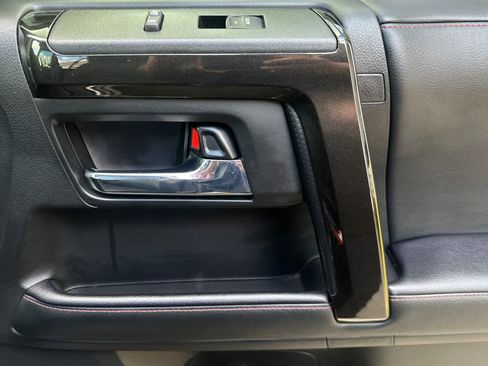 Used 2021 Toyota 4Runner Venture w/ Moonroof Package image 19