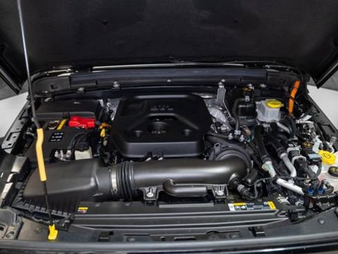 Used 2024 Jeep Wrangler Unlimited image 18