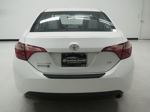 Used 2017 Toyota Corolla LE FWD image 5