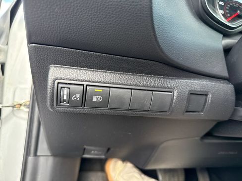 Used 2022 Toyota Corolla SE w/ Carpet Mat Package (TMS) FWD image 12