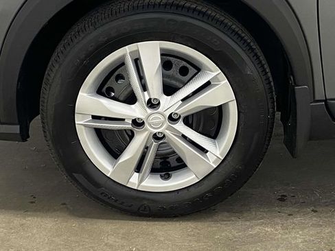 New 2025 Nissan Kicks Play S image 8