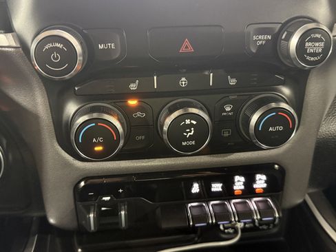 Used 2023 RAM 1500 Big Horn AWD/4WD image 13