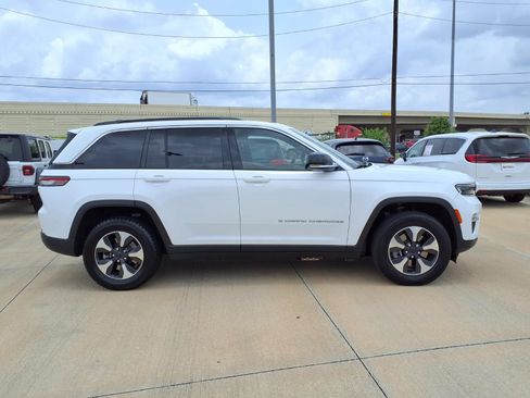 Used 2024 Jeep Grand Cherokee Limited 4xe AWD/4WD image 8