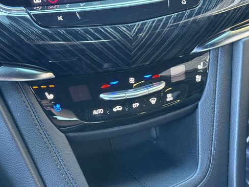 Certified 2025 Cadillac XT6 Premium Luxury image 28