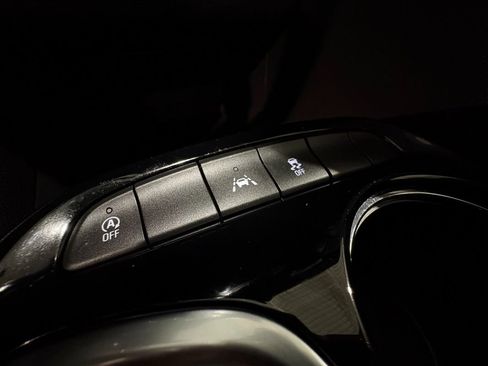 Used 2023 Buick Encore GX Essence w/ Experience Buick Package FWD image 27