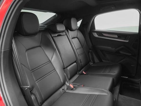 Certified 2026 Porsche Cayenne S AWD/4WD image 27