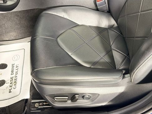 Used 2018 Toyota Camry L image 18